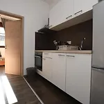 Deak *