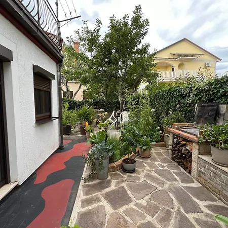 Apartment Deak
